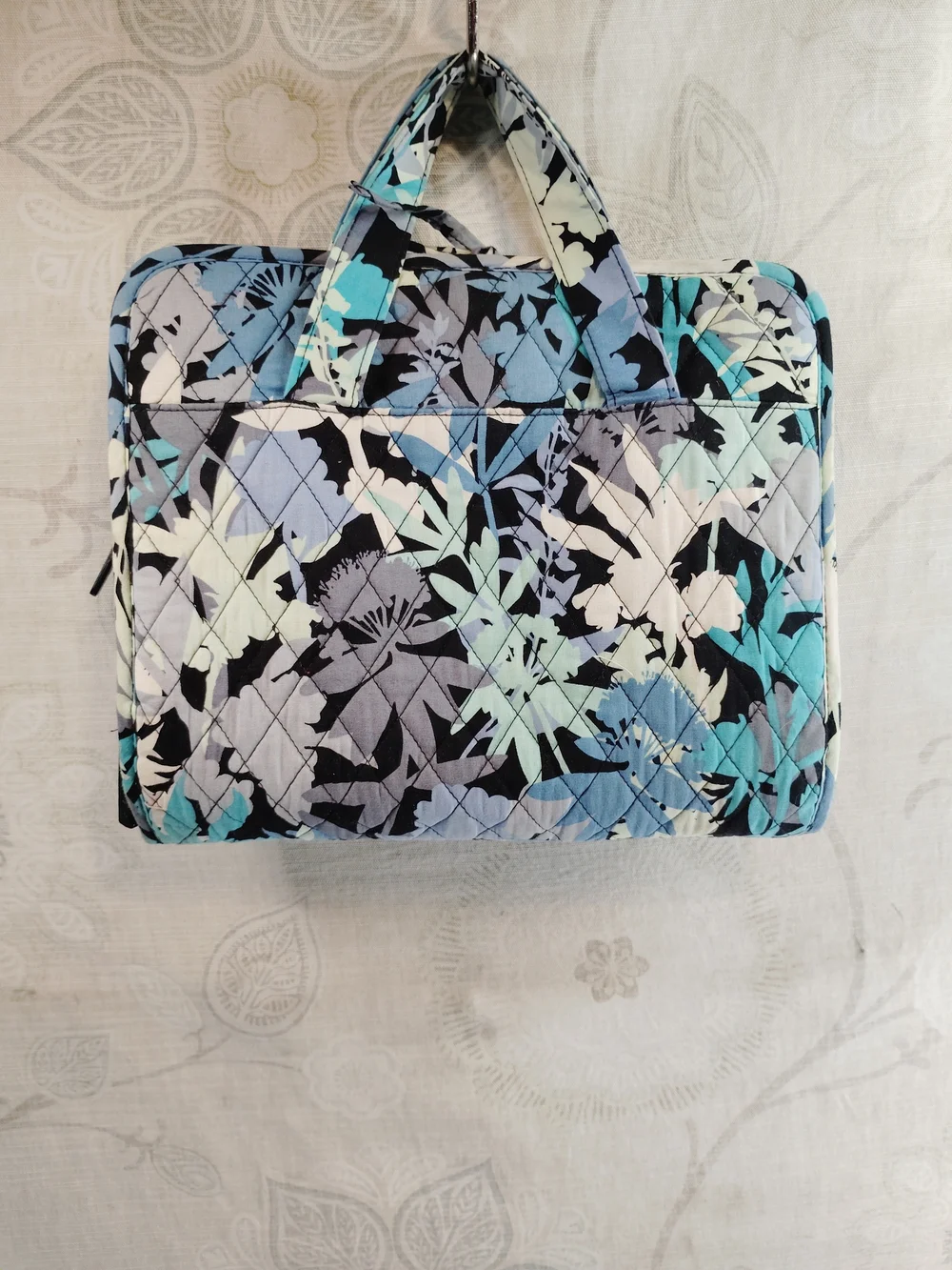 Vera Bradley quilted Floral Travel Cosmetic/ Toiletry Tote Bag in Blue& Black